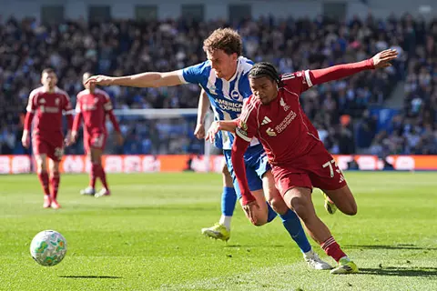 لعنة التتويج باللقب.. ليفربول يسقط في فخ غائب منذ 8 سنوات في البريميرليج